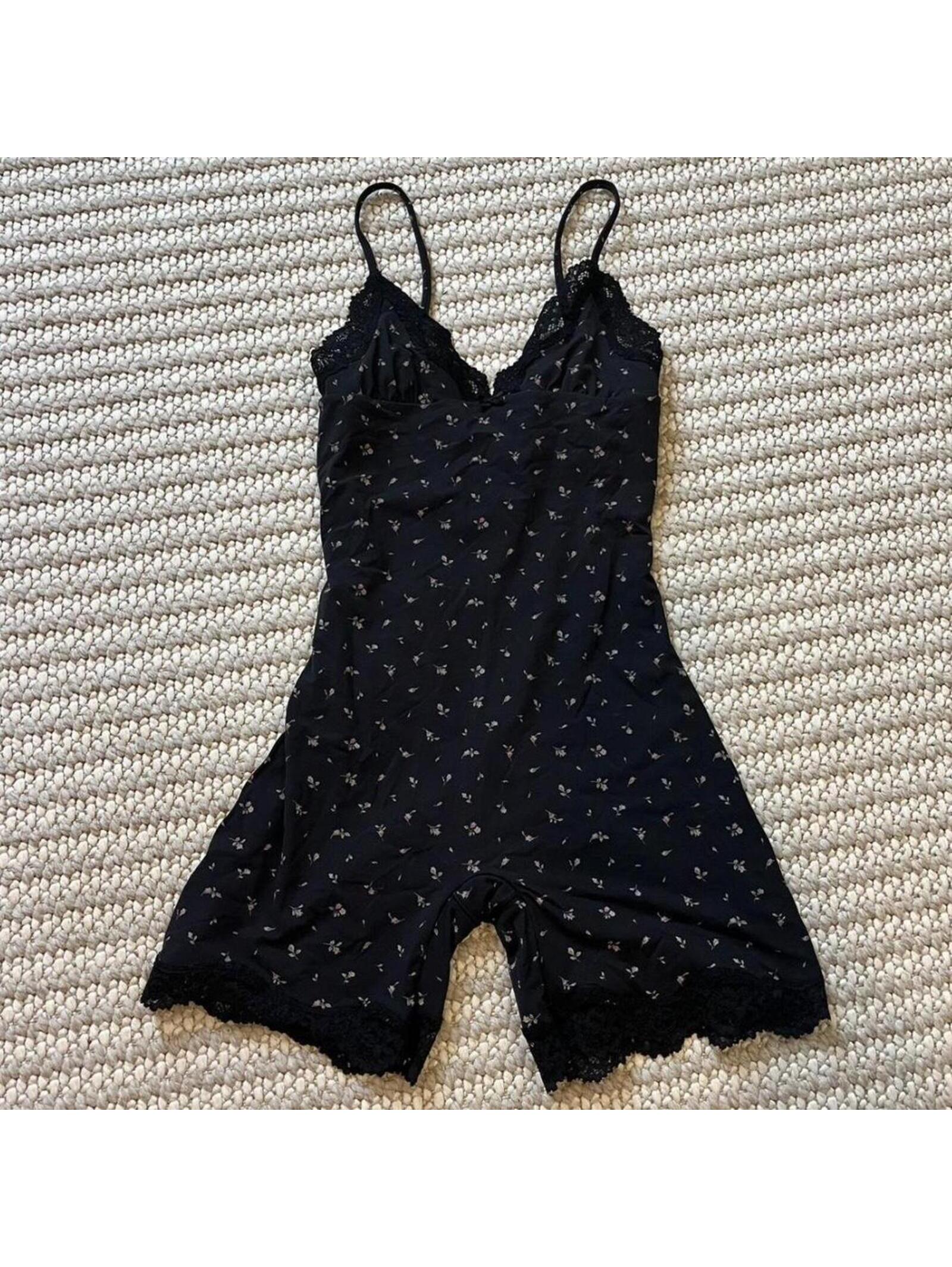 Skims Fits Everybody Lace Triangle Onesie